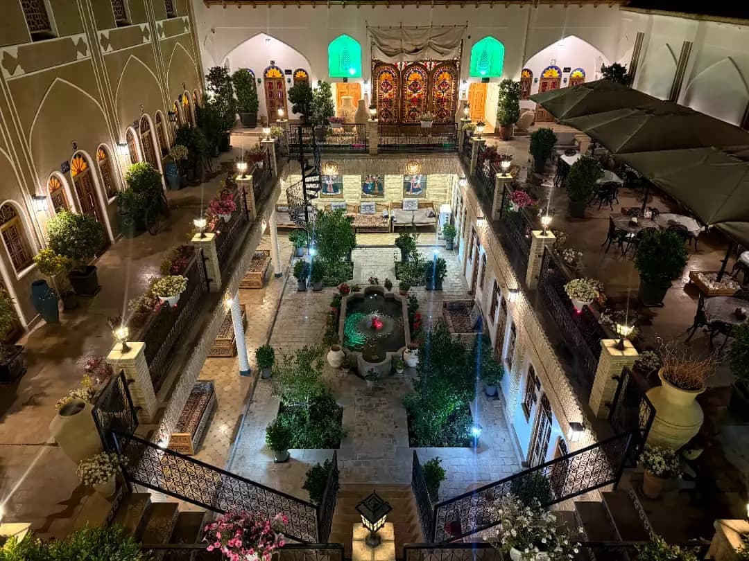 اقامتگاه سنتی عمارت سهروردی اصفهان